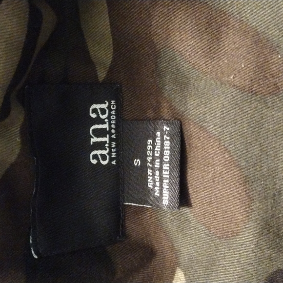 ANA, Women's Camo, Faux Fur Rim hood (removable) Size S. - Picture 8 of 10